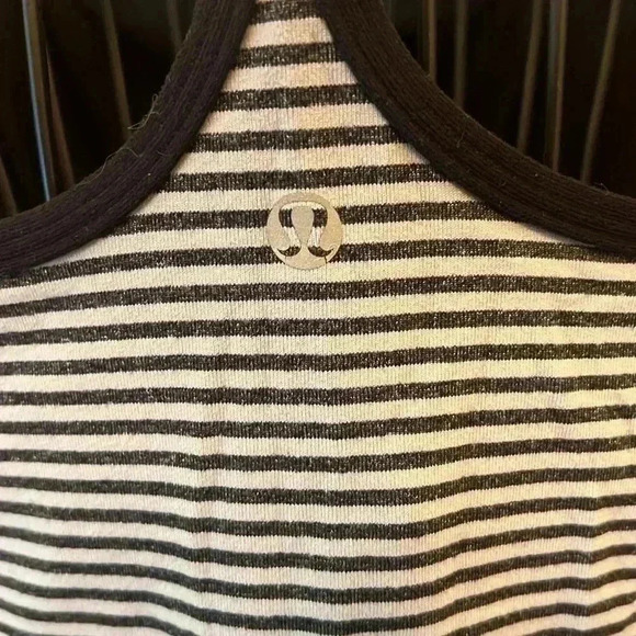 Lululemon Power Y Tank-Sz 8 - Picture 4 of 5